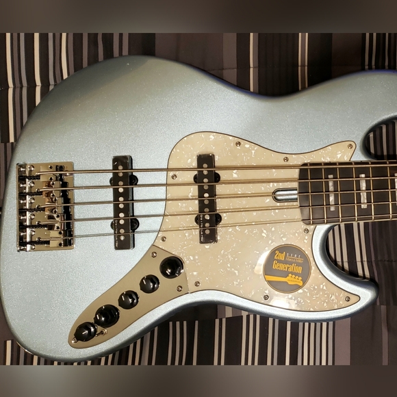 Sire Marcus Miller V7 pickguard (Ivory White) - Picture 2 of 2